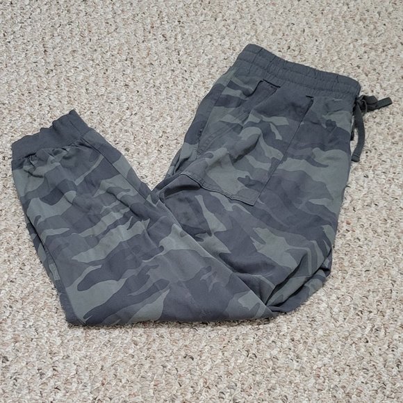 Camo pants - Picture 2 of 2